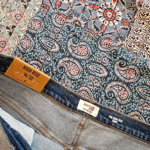 NWT Kensie Jeans shorts wonans size 14/32 high rise distressed lightwash summer - Picture 3 of 6